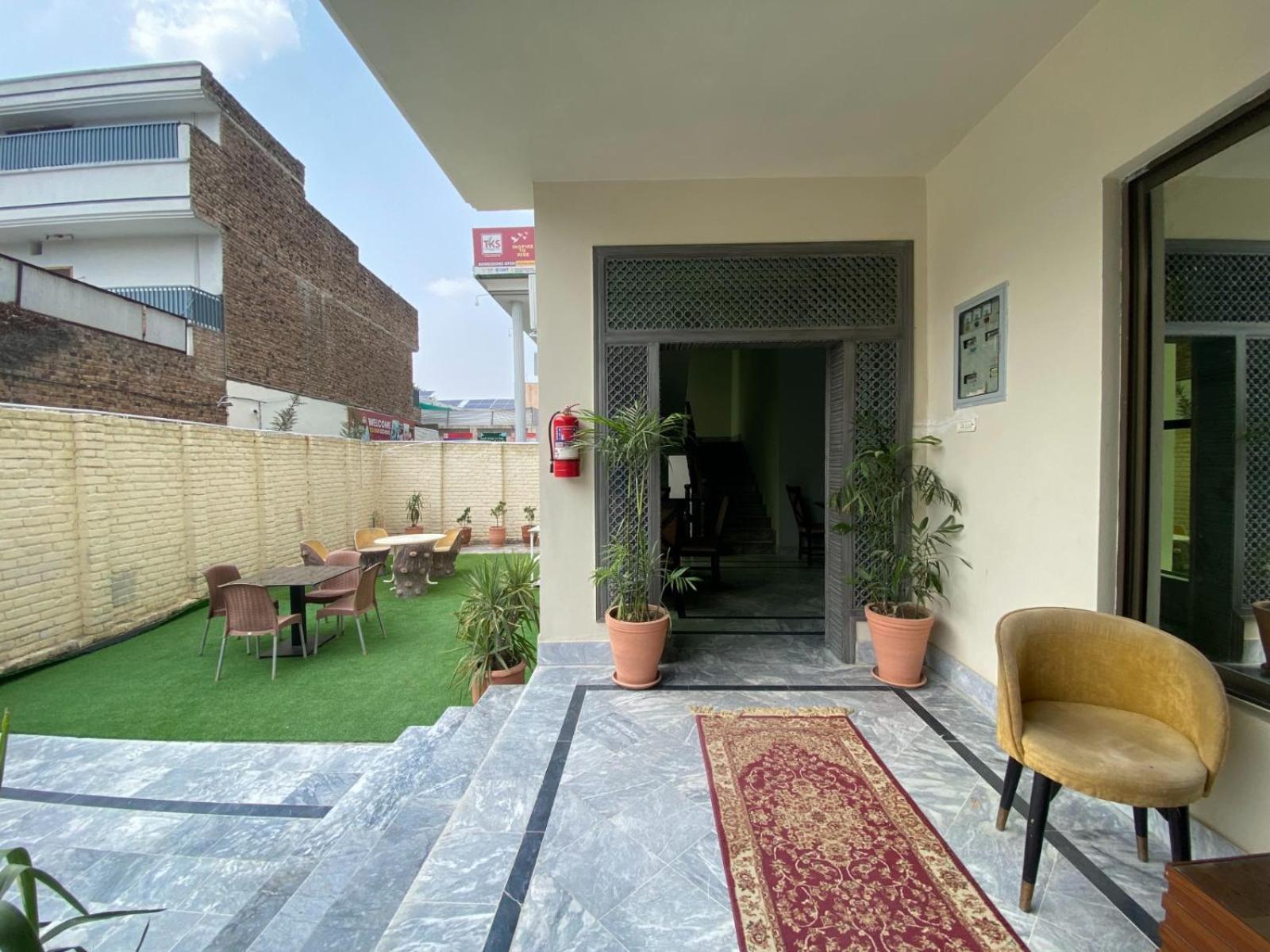 Vip Express Hotel Peshawar Exterior foto